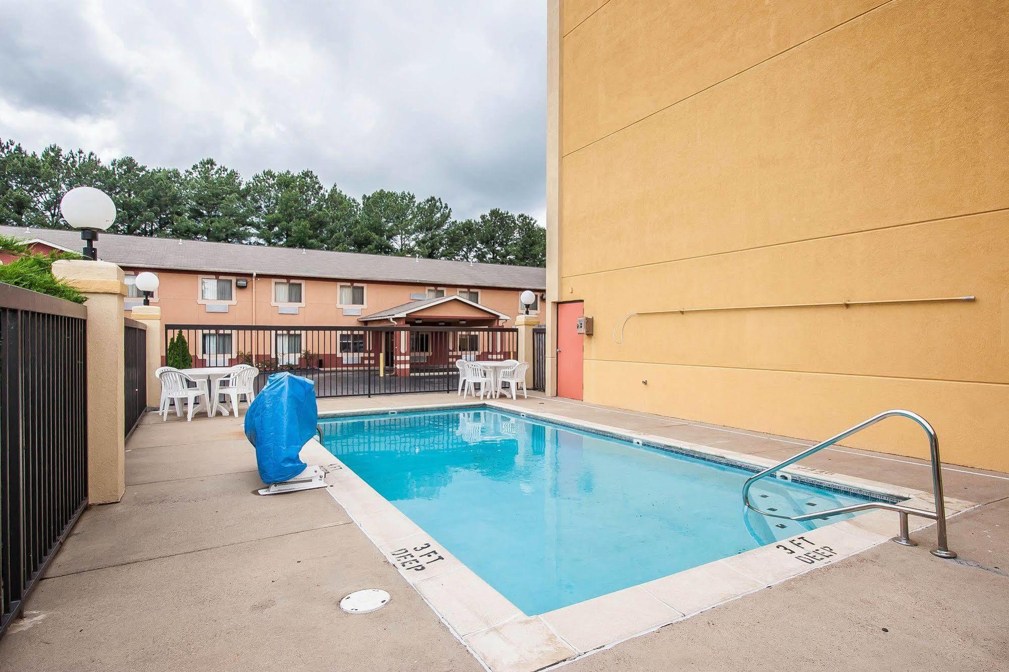 Econo Lodge Inn & Suites Memphis Exterior foto
